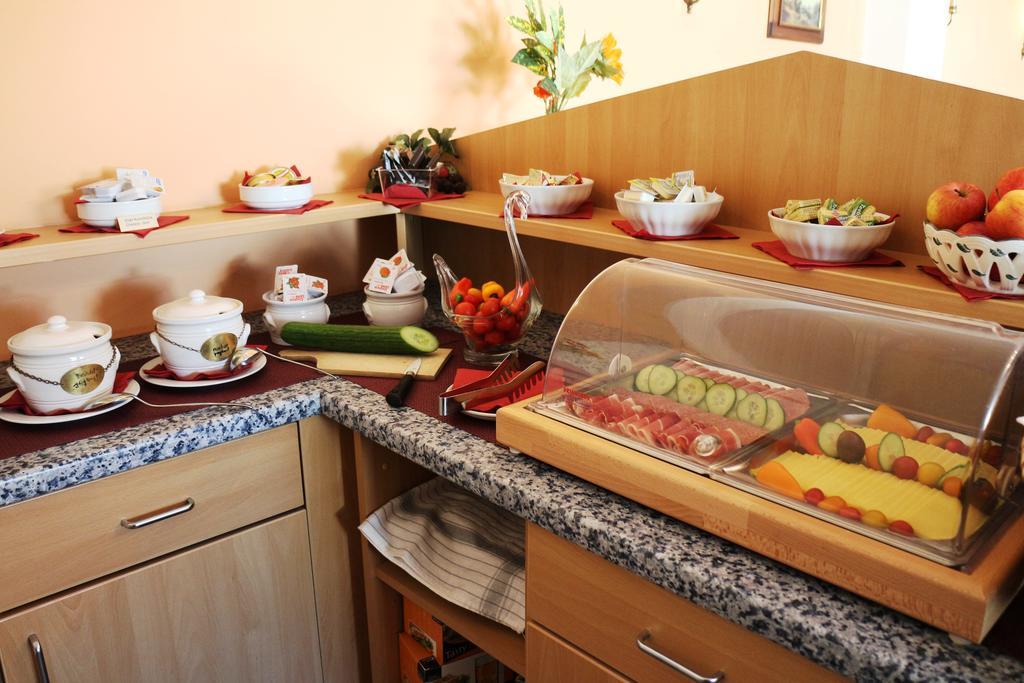 Alpen.Adria.Stadthotel Клагенфурт Екстериор снимка