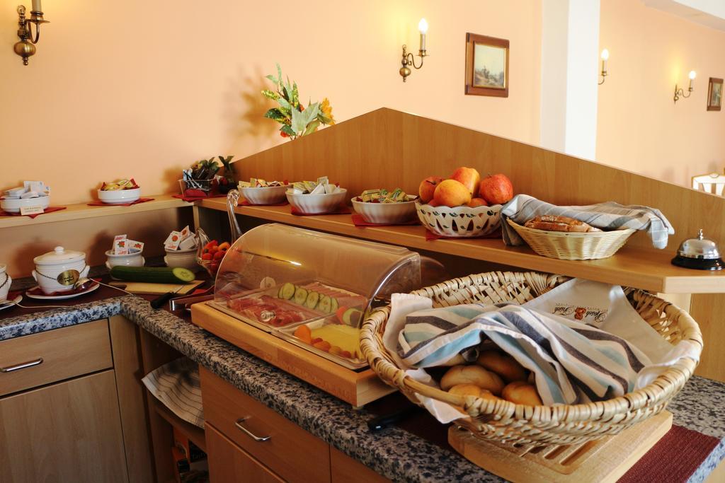 Alpen.Adria.Stadthotel Клагенфурт Екстериор снимка