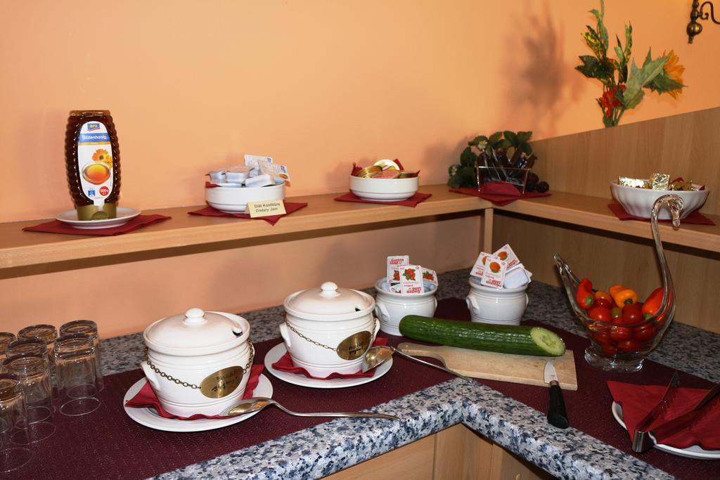 Alpen.Adria.Stadthotel Клагенфурт Екстериор снимка