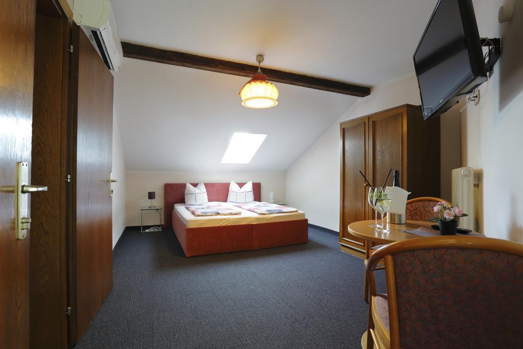 Alpen.Adria.Stadthotel Клагенфурт Екстериор снимка