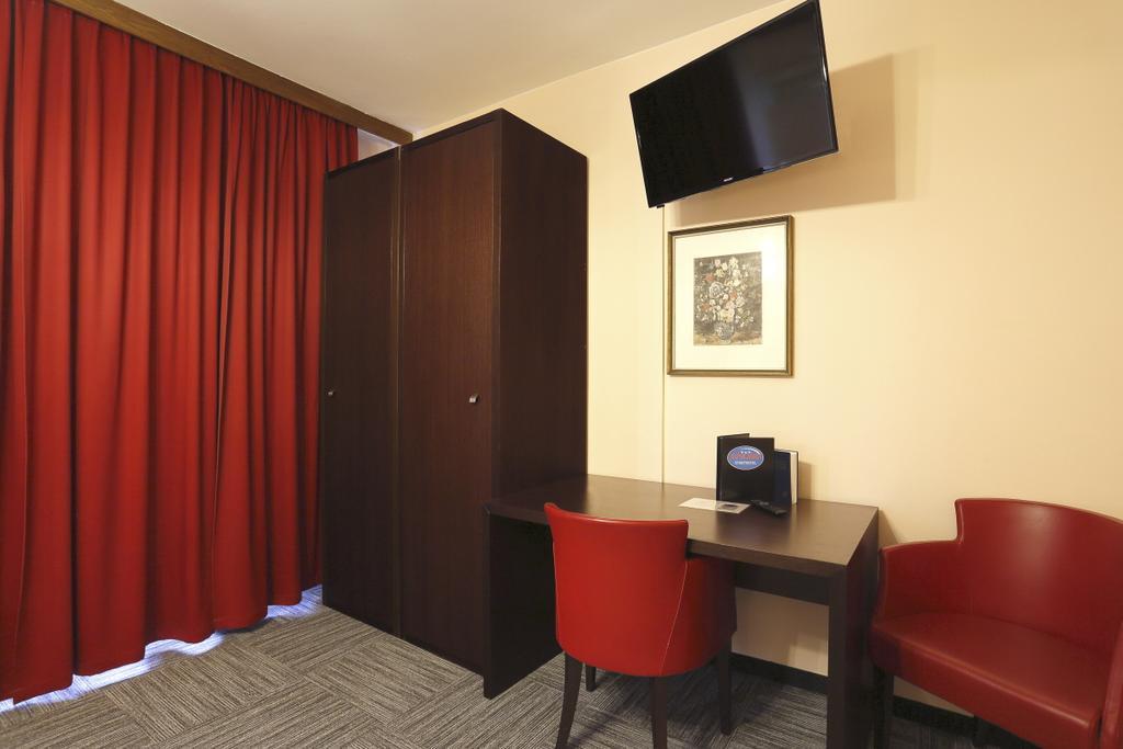 Alpen.Adria.Stadthotel Клагенфурт Екстериор снимка