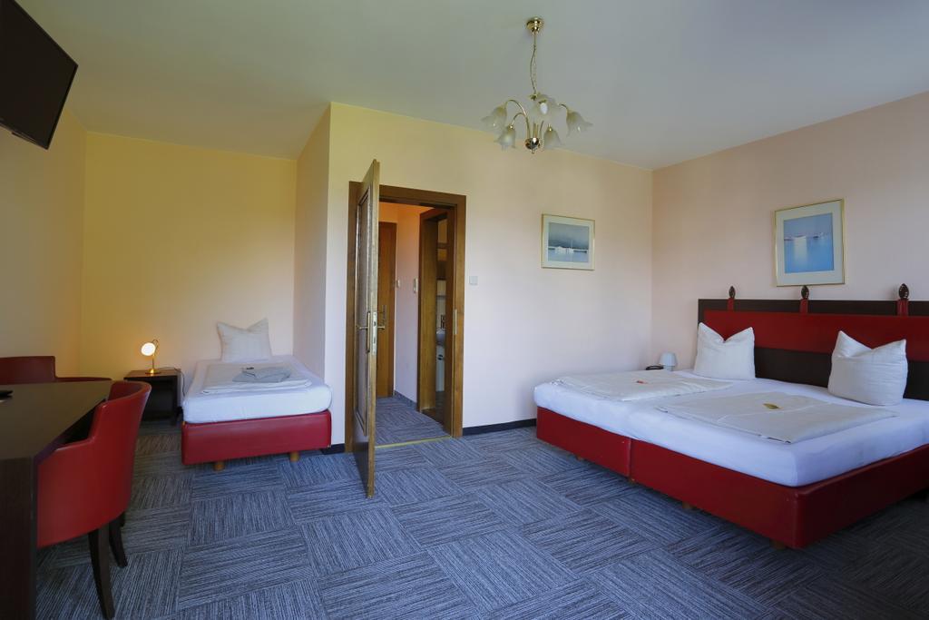 Alpen.Adria.Stadthotel Клагенфурт Екстериор снимка