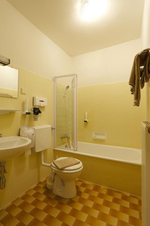 Alpen.Adria.Stadthotel Клагенфурт Екстериор снимка