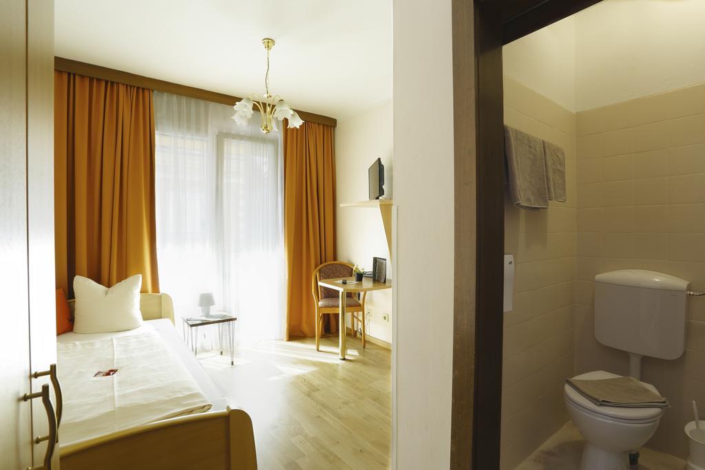 Alpen.Adria.Stadthotel Клагенфурт Екстериор снимка