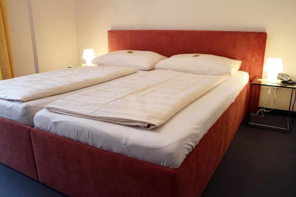 Alpen.Adria.Stadthotel Клагенфурт Екстериор снимка